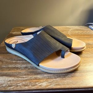 Dr. Scholl’s slide sandals